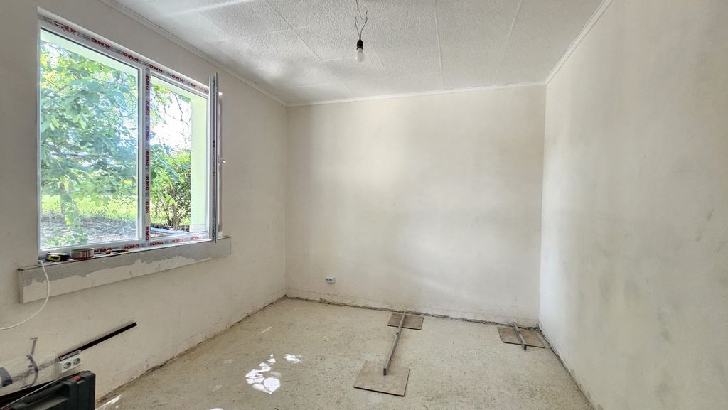 Property photo 3 of 6