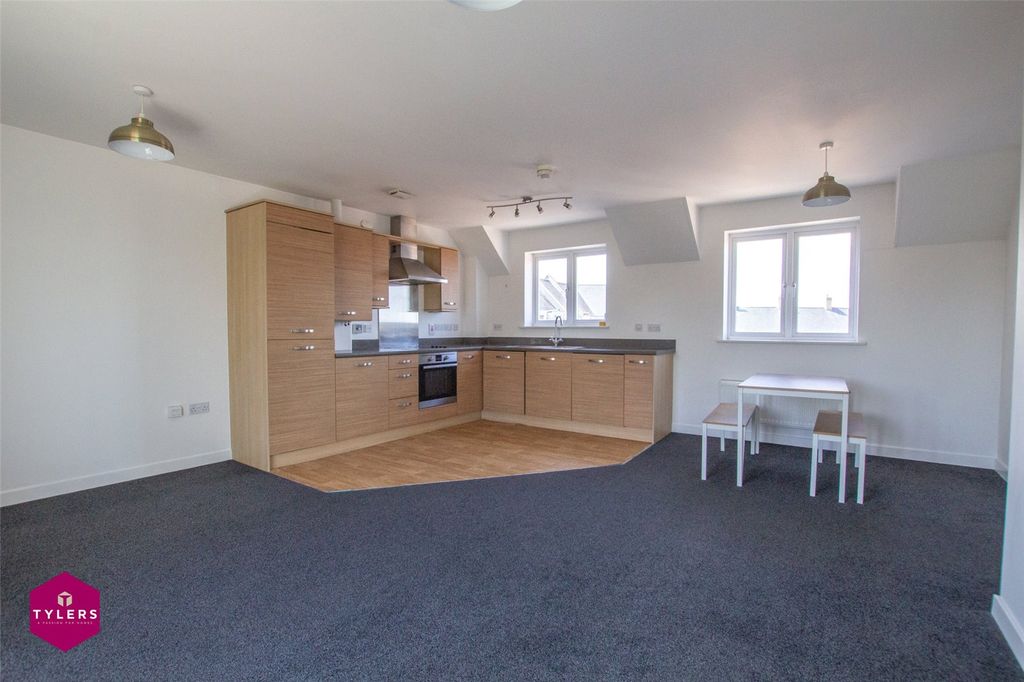 Property photo 2 of 10 Picture No. 11