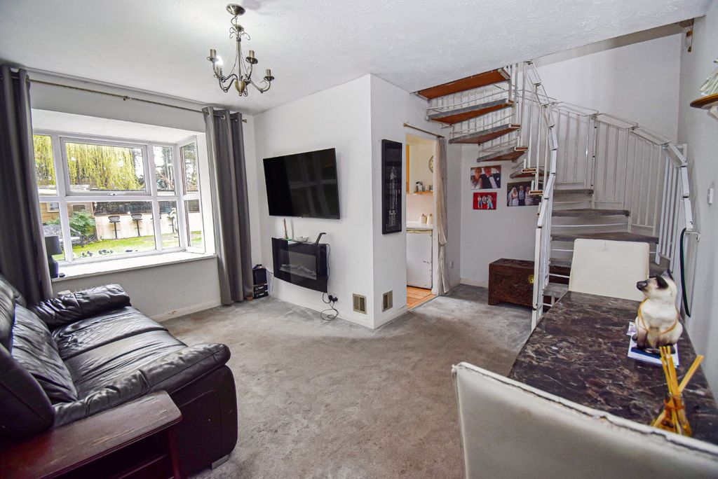 Property photo 2 of 10 Living Room