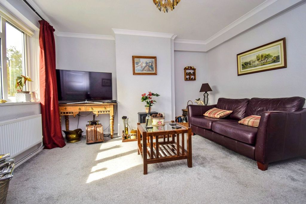 Property photo 3 of 21