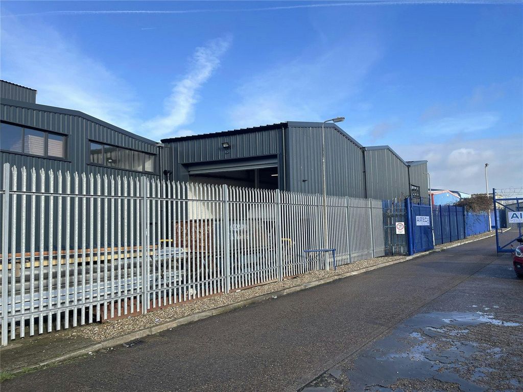 Property photo 3 of 9 Dbs260014_02.Jpg