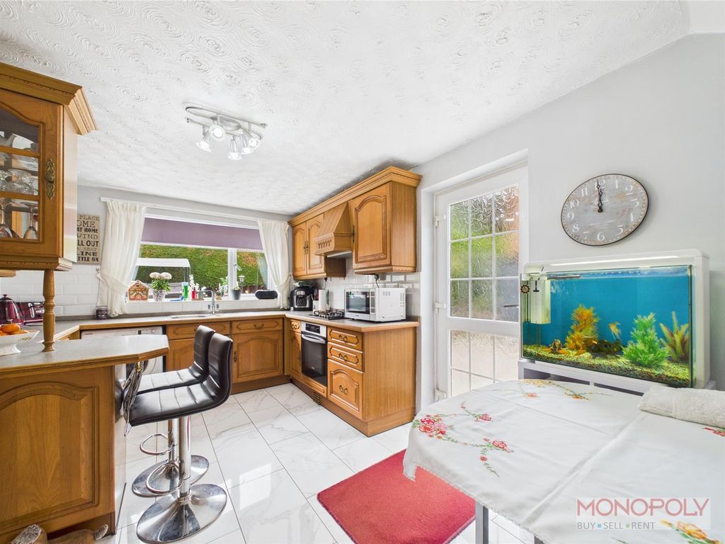 Property photo 3 of 28 Cam03815G0-Pr0256-Still032.Jpg