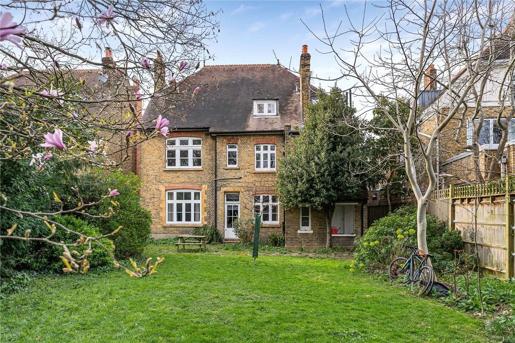 Property photo 2 of 14 Garden