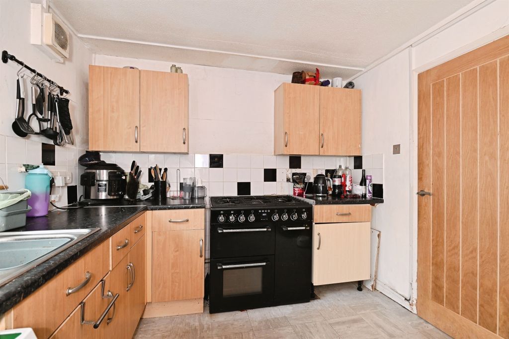 Property photo 2 of 16