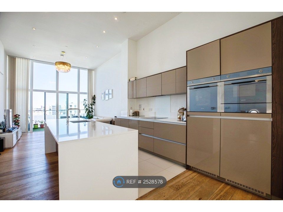 Property photo 2 of 27 Kitchen