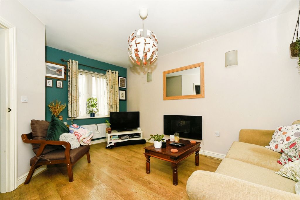 Property photo 3 of 17