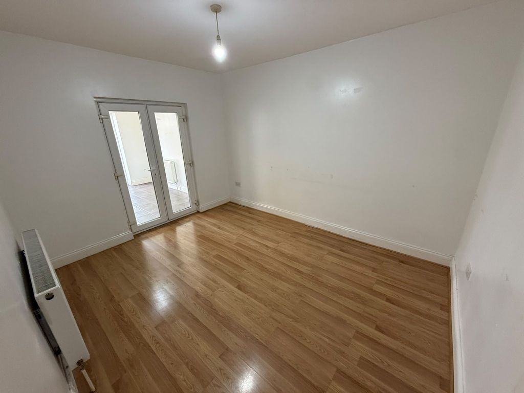 Property photo 2 of 20 Whatsapp Image 2026-10-01 At 5.04.19?Pm
