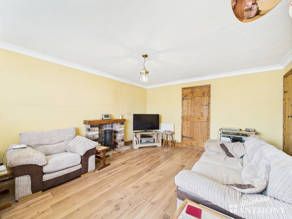 Property photo 3 of 12 Cam02773G0-Pr0342-Still007