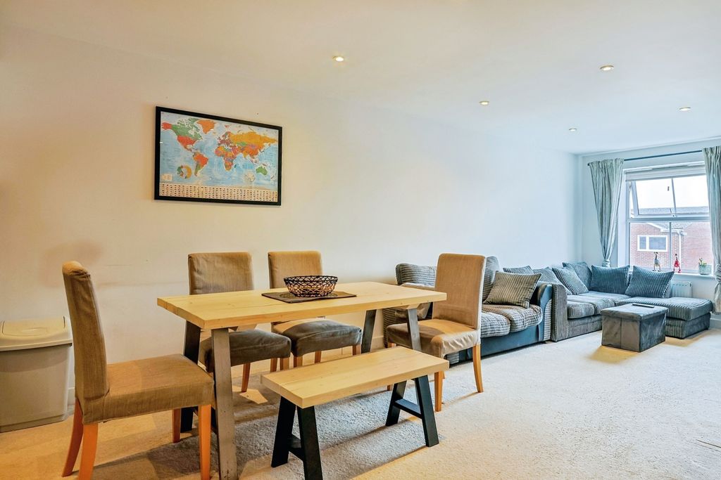 Property photo 3 of 14 Photo