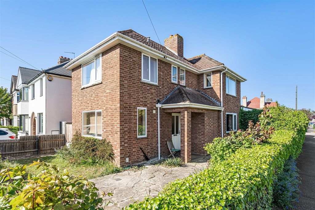 Property photo 1 of 18 18_80902.Jpg