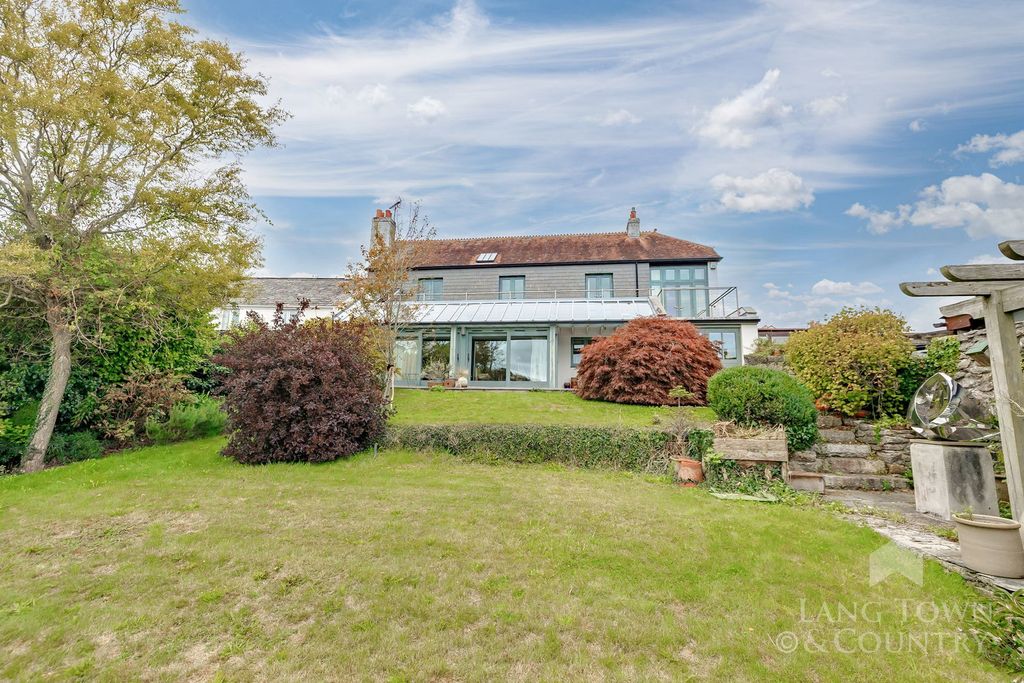 Property photo 3 of 37