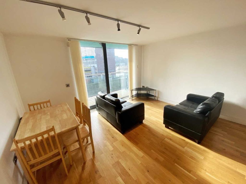 Property photo 1 of 7 Living Room