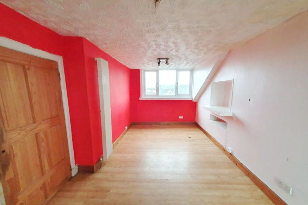 Property photo 3 of 4