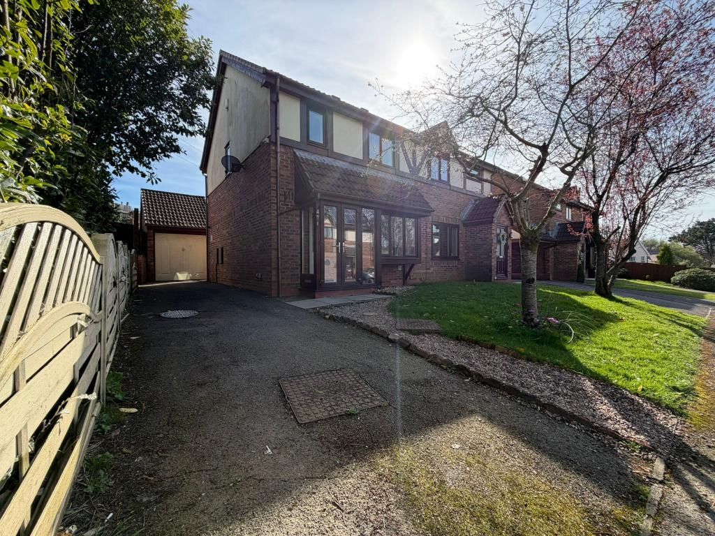 Property photo 2 of 32