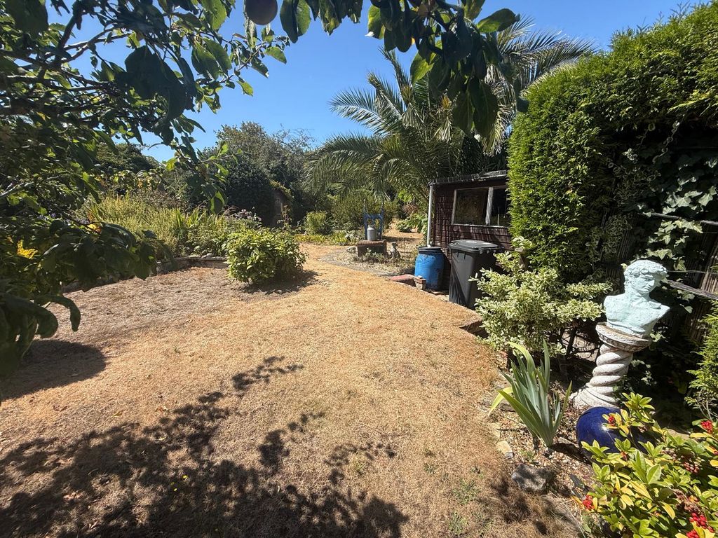 Property photo 2 of 11