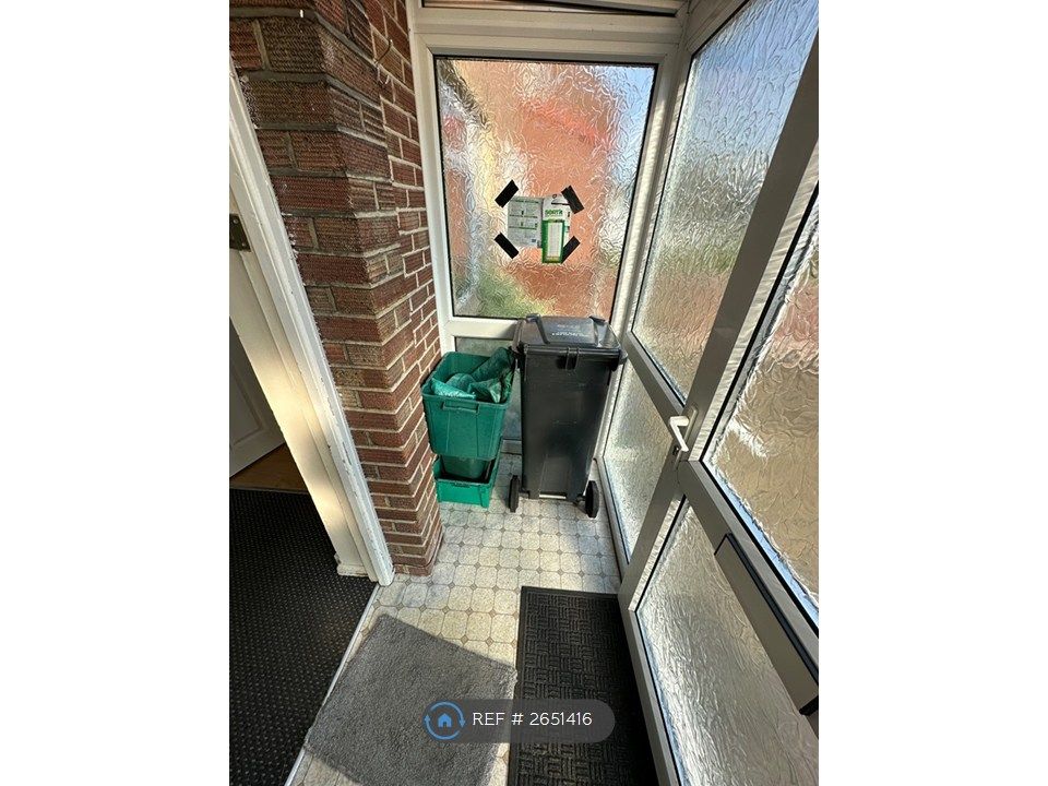 Property photo 3 of 19 Porch