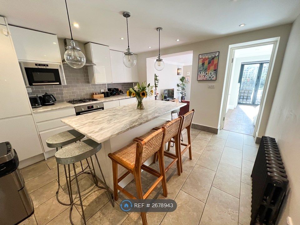 Property photo 1 of 7 Kitchen/Dining