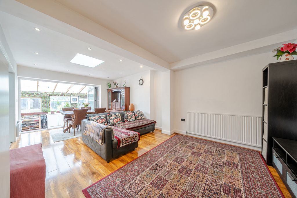 Property photo 2 of 18 Reception