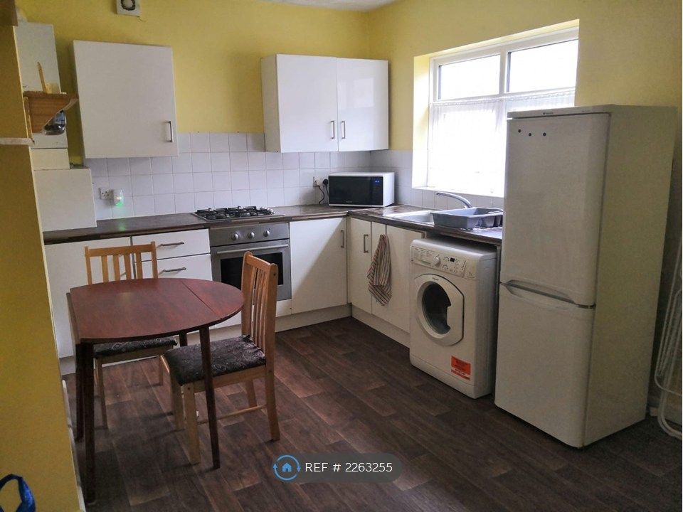 Property photo 1 of 14 Large Separate Kitchen Diner White Goods