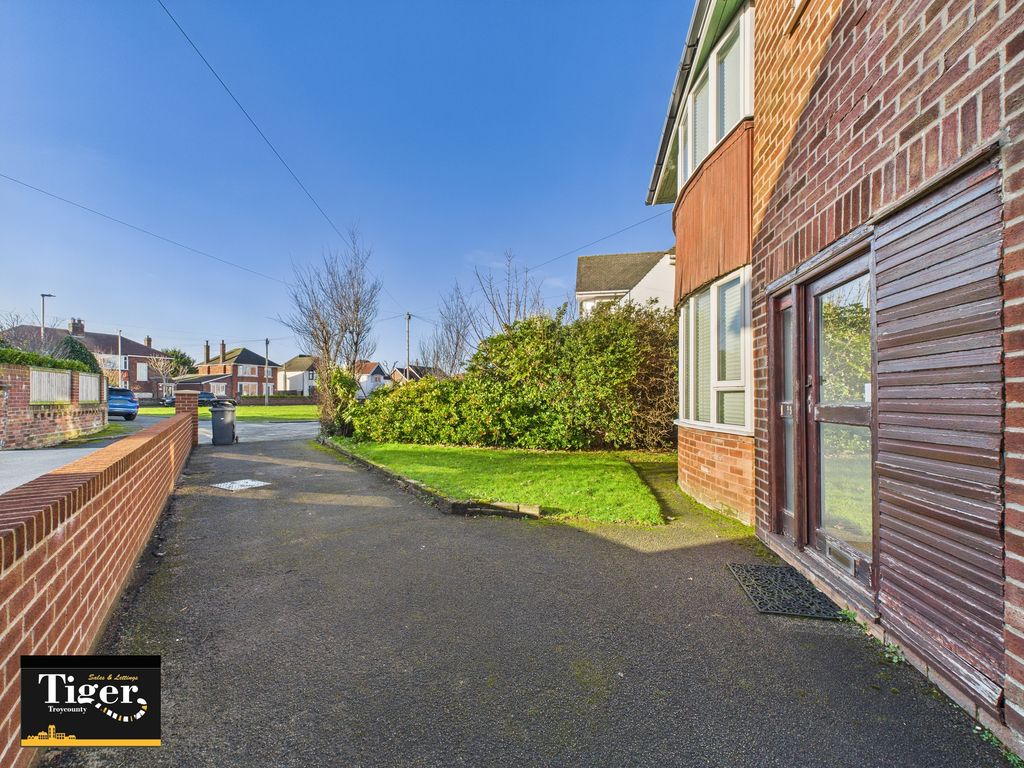 Property photo 2 of 22