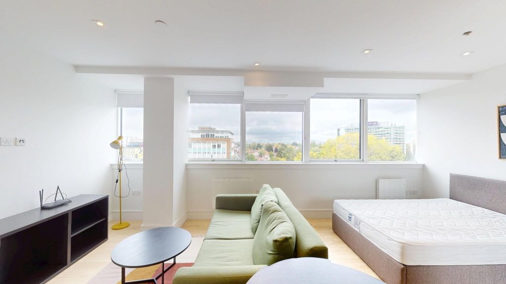 Property photo 2 of 17