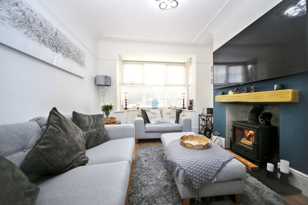 Property photo 3 of 25