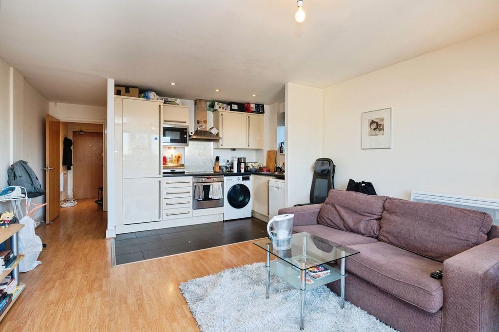 Property photo 3 of 12