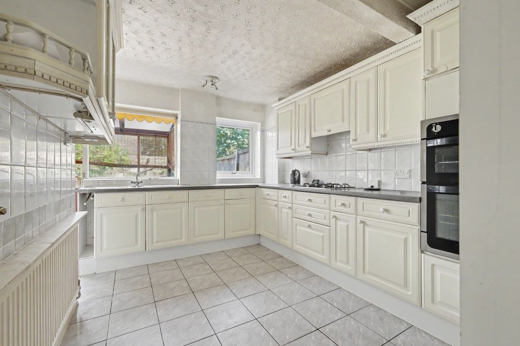 Property photo 2 of 13 5351593