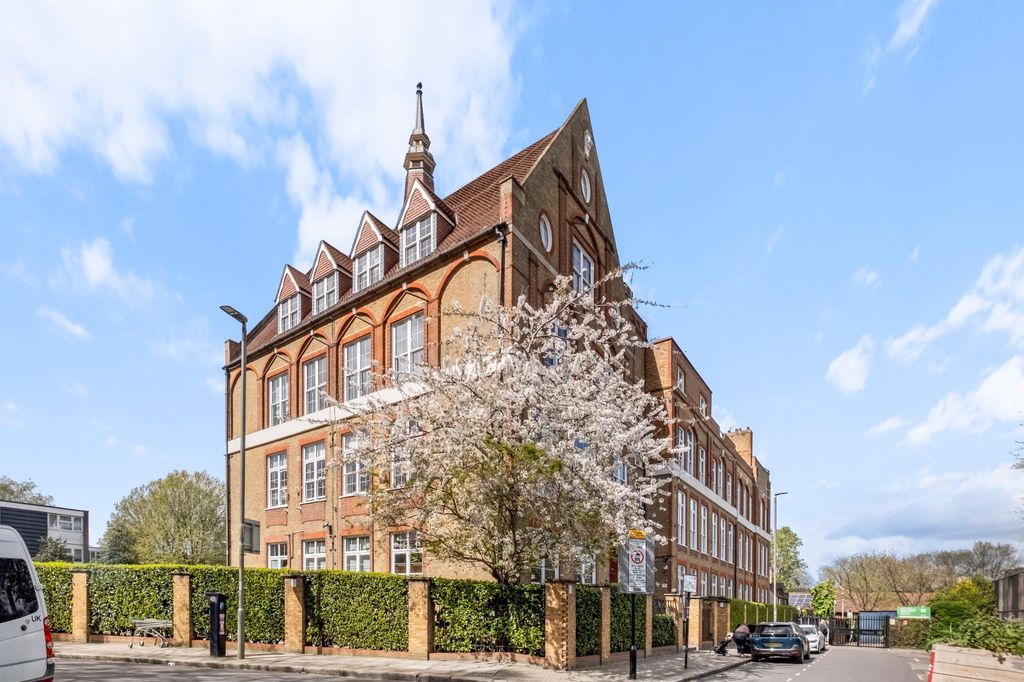 Property photo 2 of 8