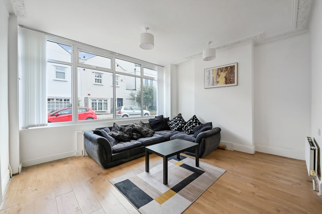 Property photo 2 of 9 Picture 2