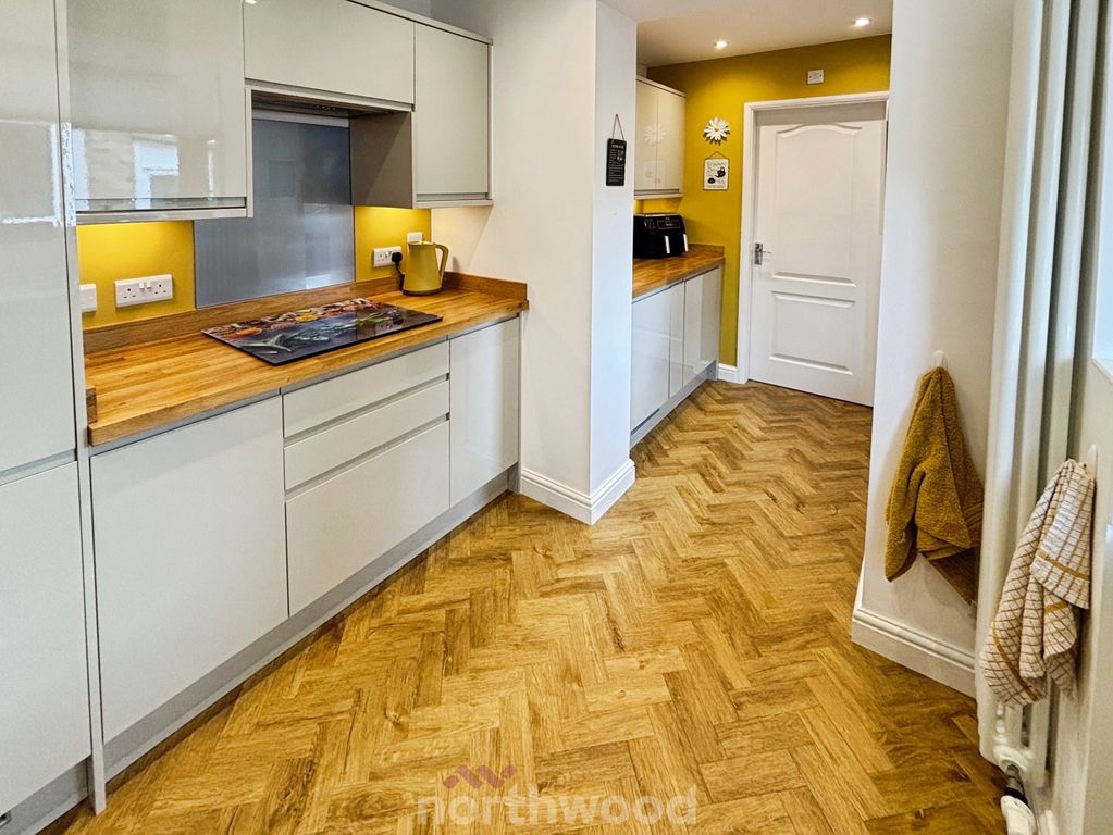 Property photo 3 of 49