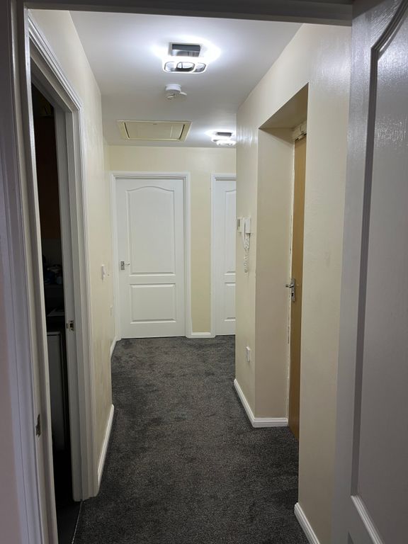 Property photo 3 of 6 Pic 4 2025 Hallway