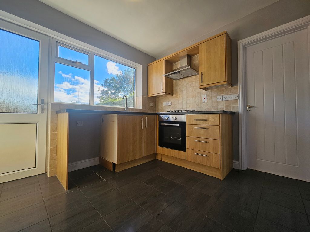 Property photo 3 of 19 Image