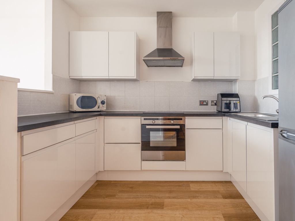 Property photo 2 of 9 4348971