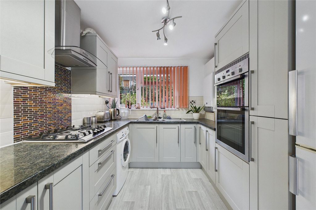 Property photo 3 of 11 Picture No. 02