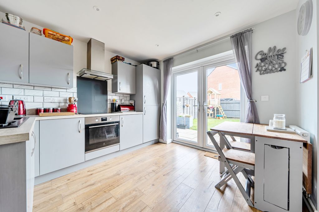 Property photo 3 of 11 1399974-4-6967A3E39c3B3