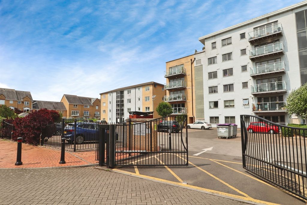 Additional image 4 of 2 bed flat for saleMarconi Avenue, Penarth CF64