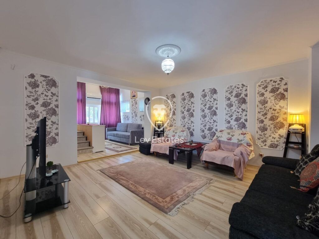 Property photo 3 of 22