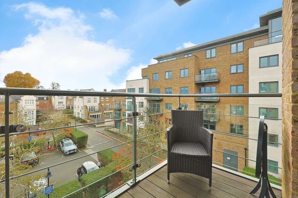 Property photo 2 of 20