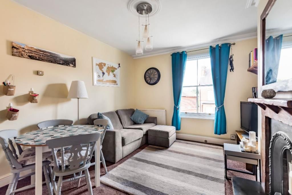 Property photo 3 of 9 Living Room