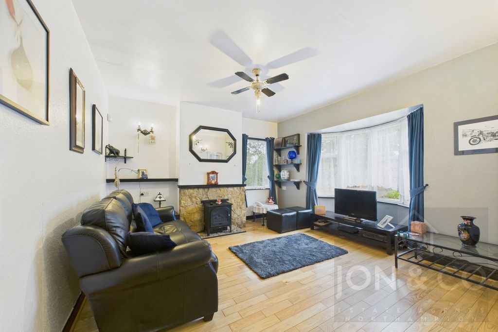 Property photo 2 of 18