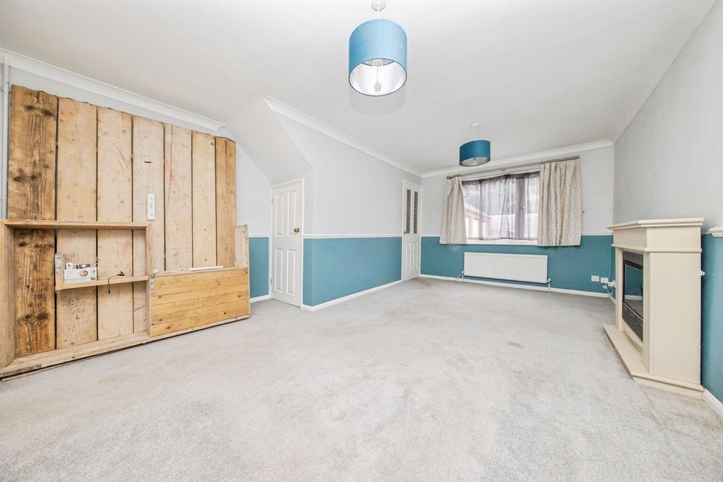 Property photo 2 of 16