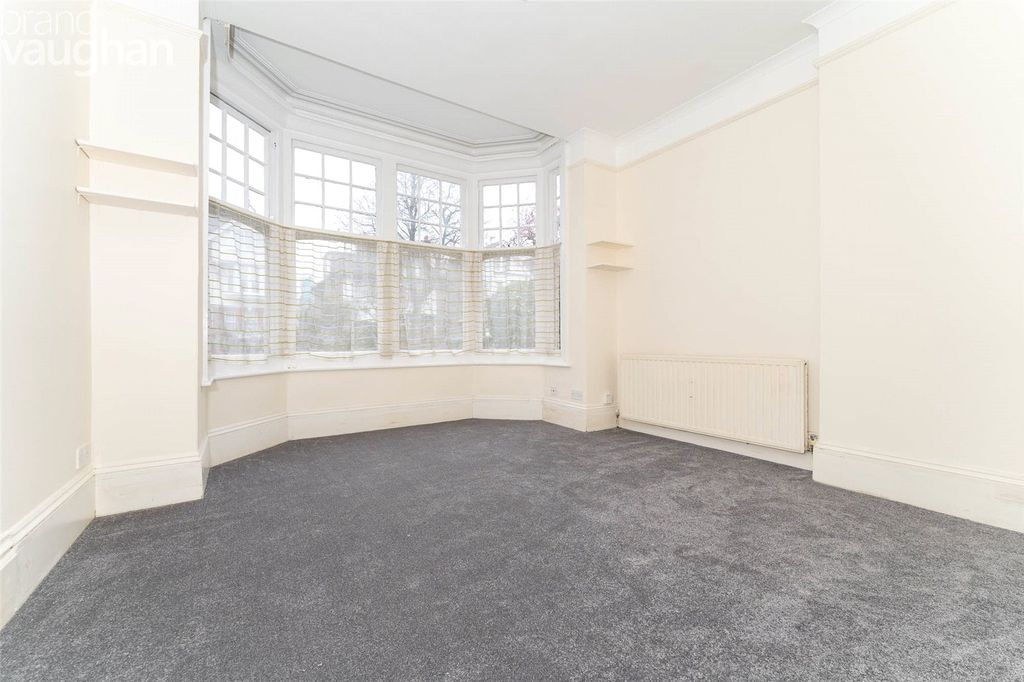 Property photo 2 of 8 Picture No. 26
