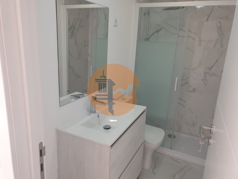 Property photo 2 of 34