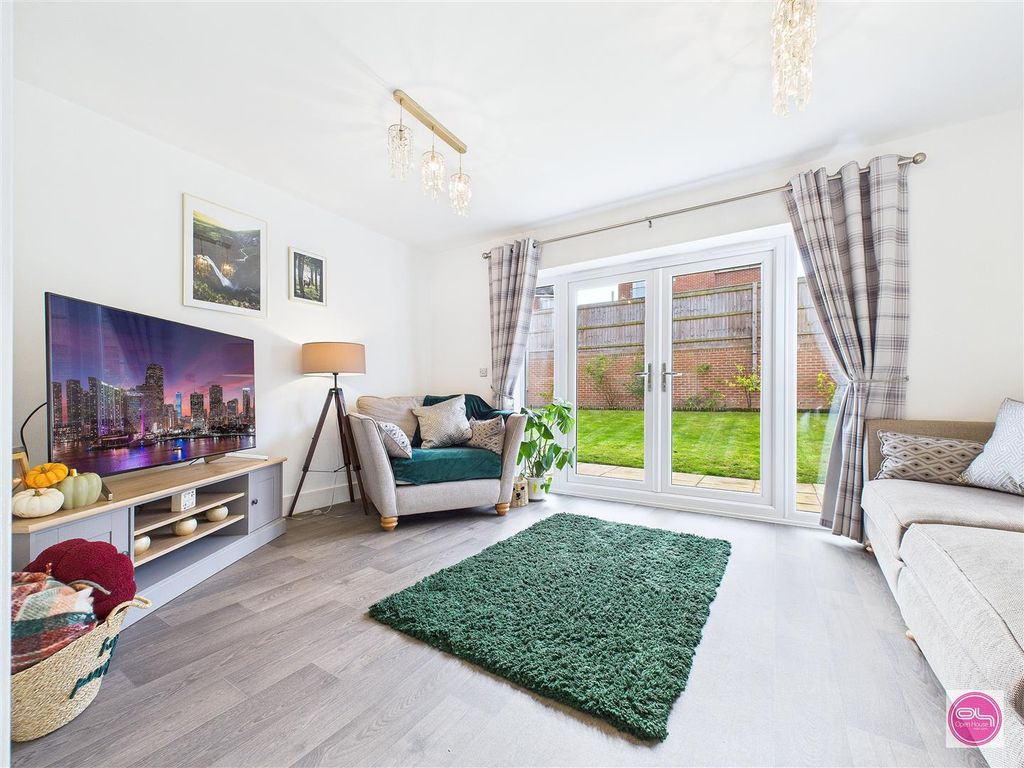 Property photo 3 of 31 56 Drift Road, Castle Gresley (10).Jpg