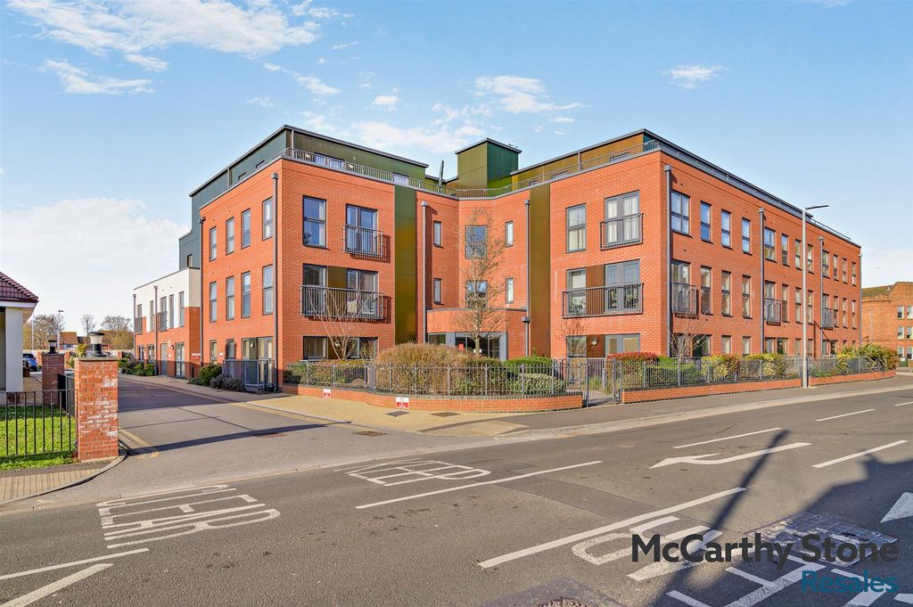 Property photo 1 of 16 Blake Court