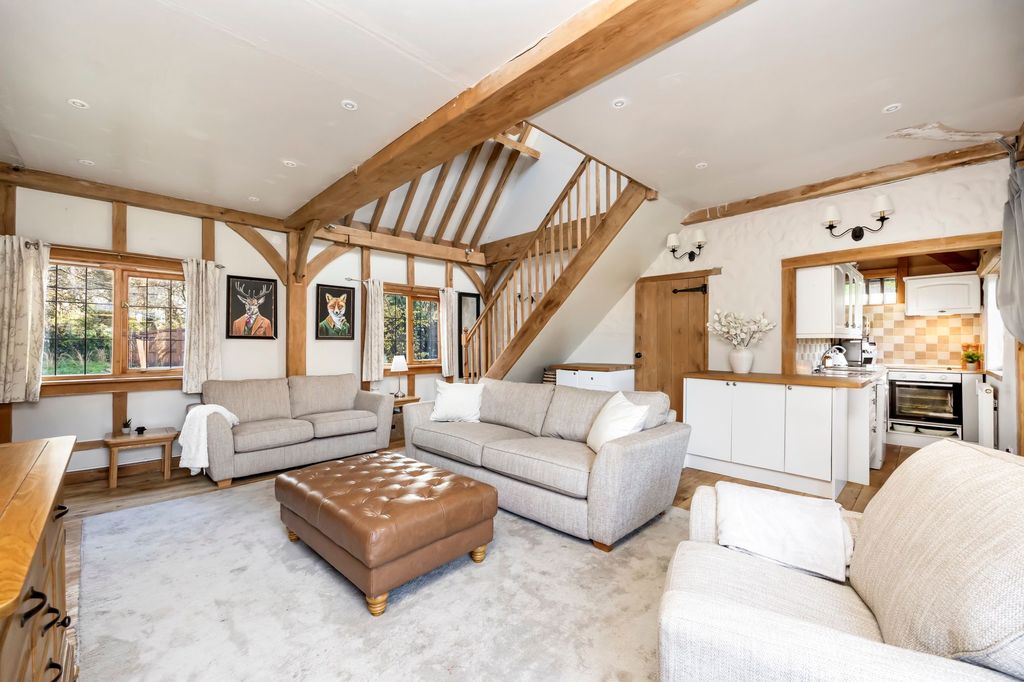 Property photo 2 of 31