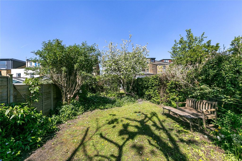 Property photo 3 of 17 Picture No. 25