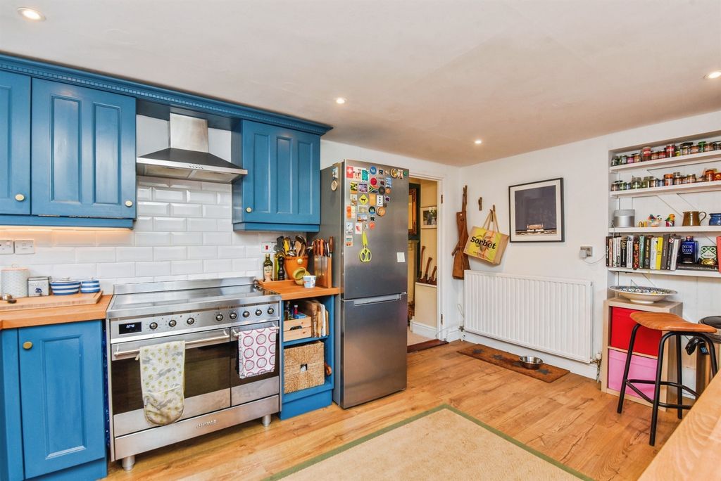 Property photo 2 of 22