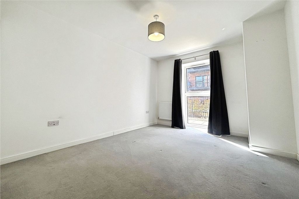 Property photo 3 of 8 Pbox-Img.Jpg